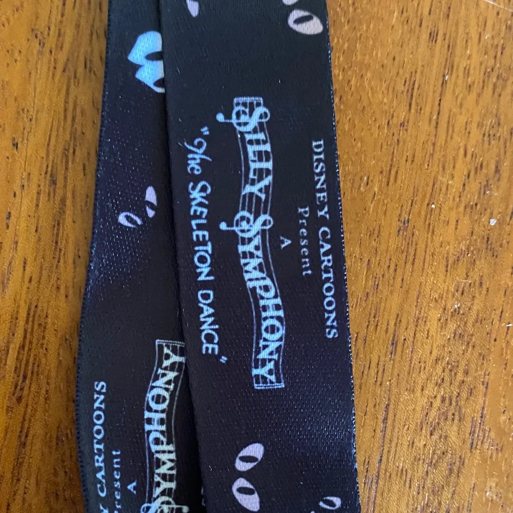 NEW Disneyland Halloween Symphony Skeleton Dance Magic Key stainless tumbler.